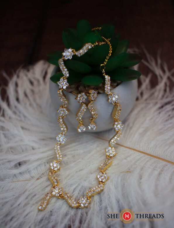 White-Stone-Necklace-02